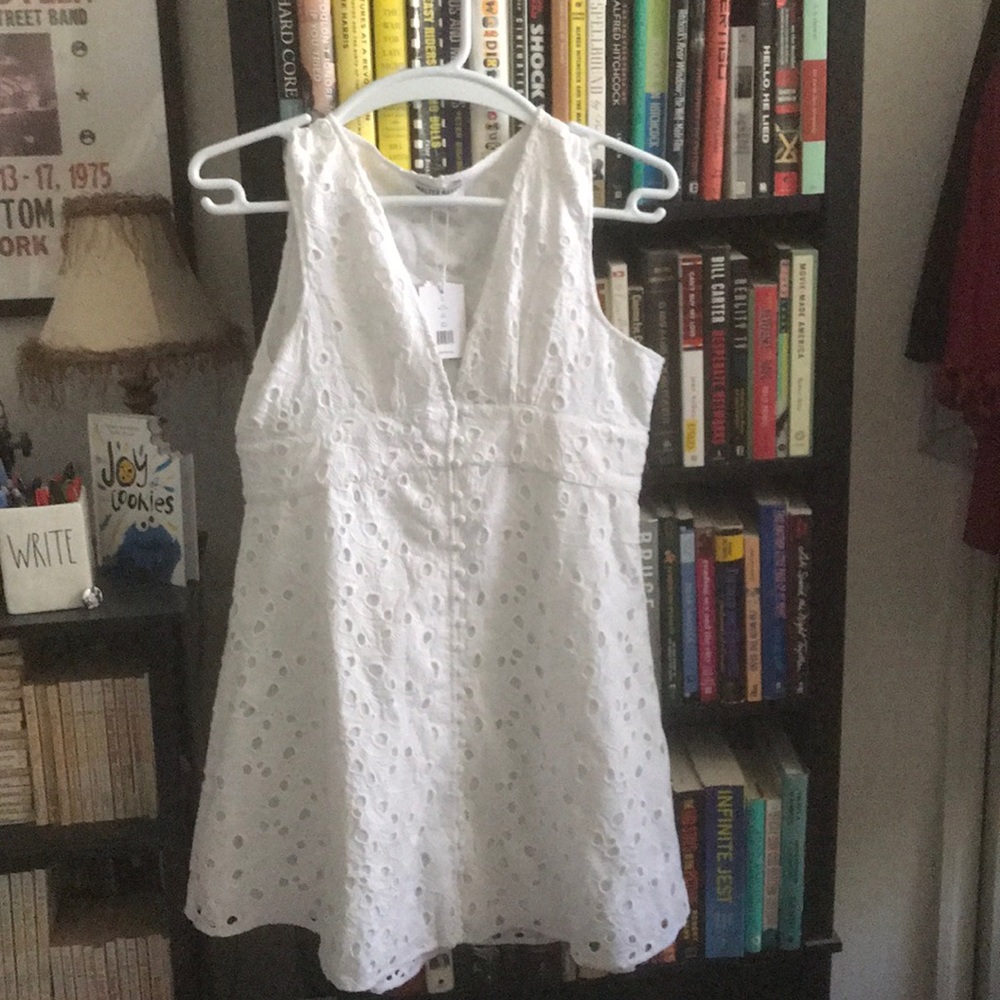 Walter Baker beautiful eyelet dress. White.